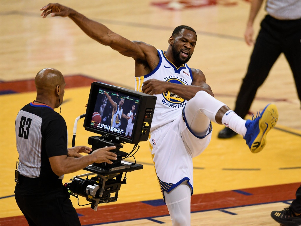 效力的球员 效力的球员